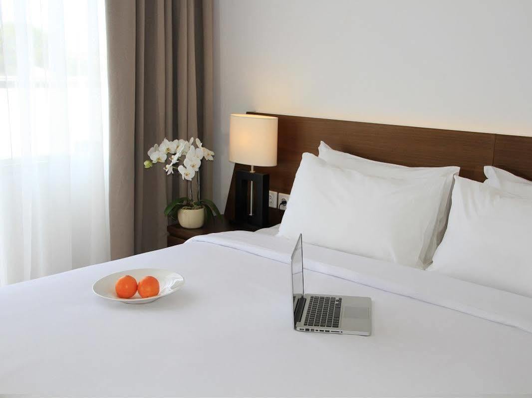 D'Primahotel Tangerang Extérieur photo