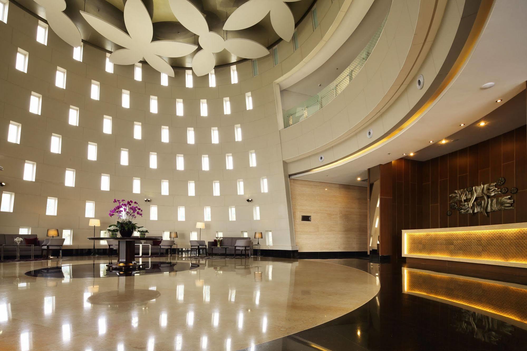 D'Primahotel Tangerang Extérieur photo