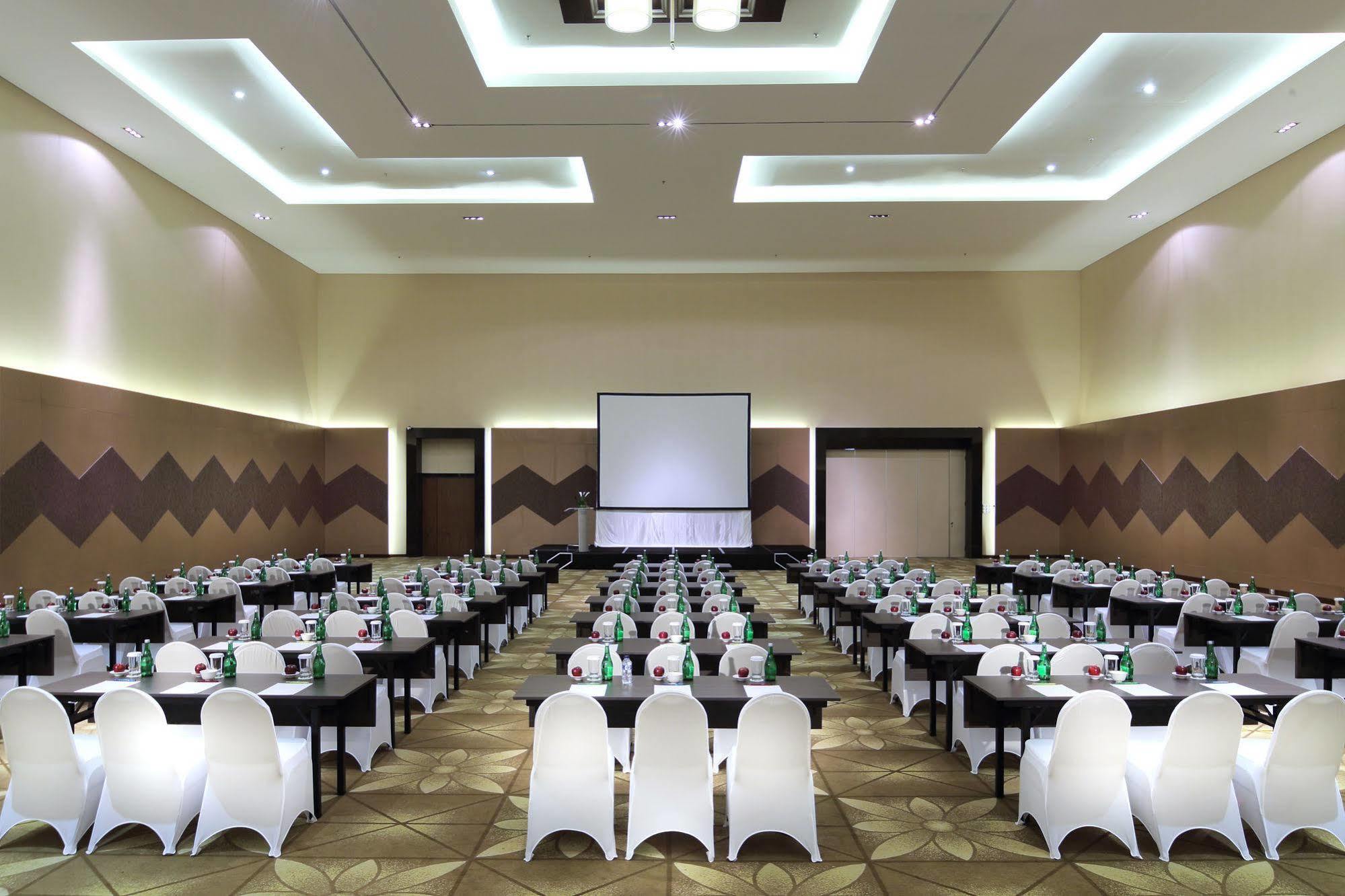 D'Primahotel Tangerang Extérieur photo