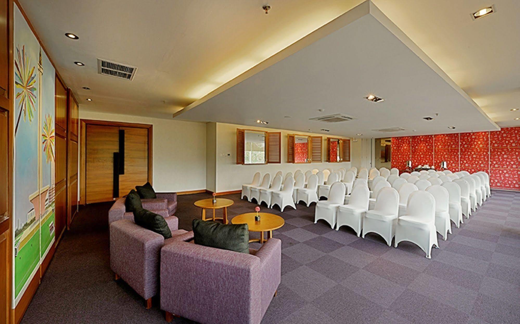 D'Primahotel Tangerang Extérieur photo